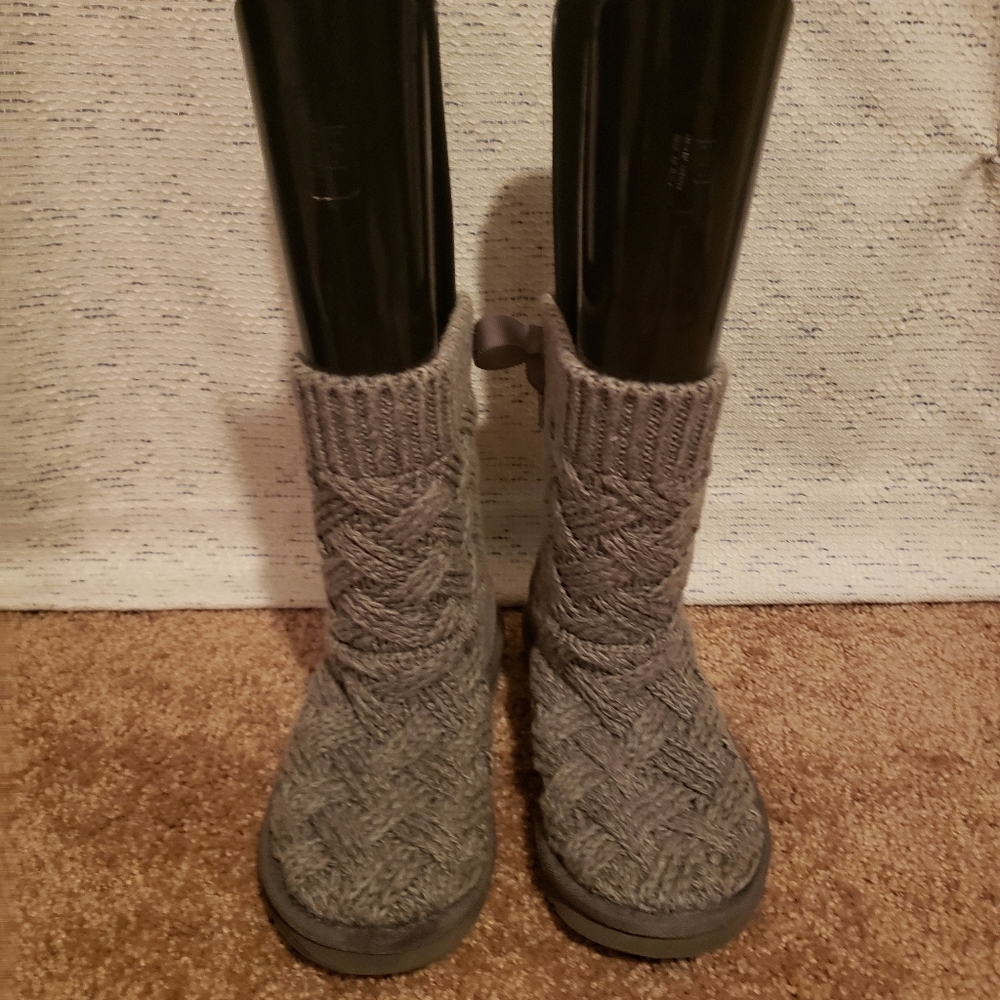 Girl's size 2 gray Ugg boots